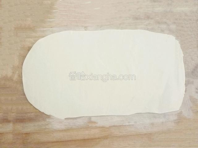 用擀面杖擀成长方形