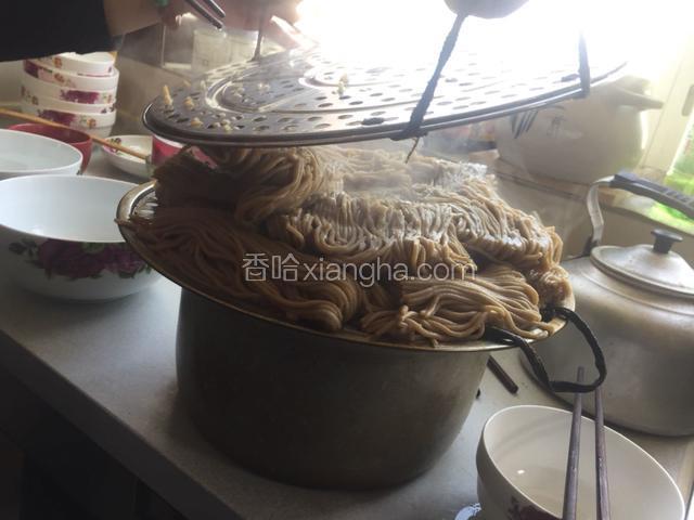 大火上汽后继续焖蒸13分钟，出锅，成品图。