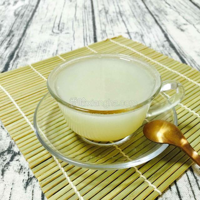 来上一杯温温的香梨百合饮，
清清秋燥。