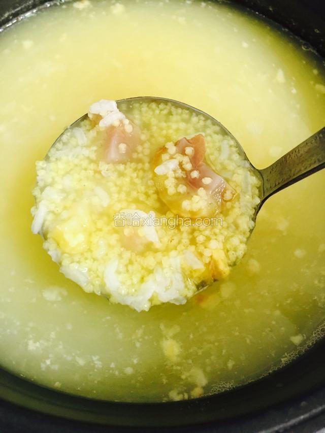 搅拌均匀，再煮15分钟，令粥底更绵滑
