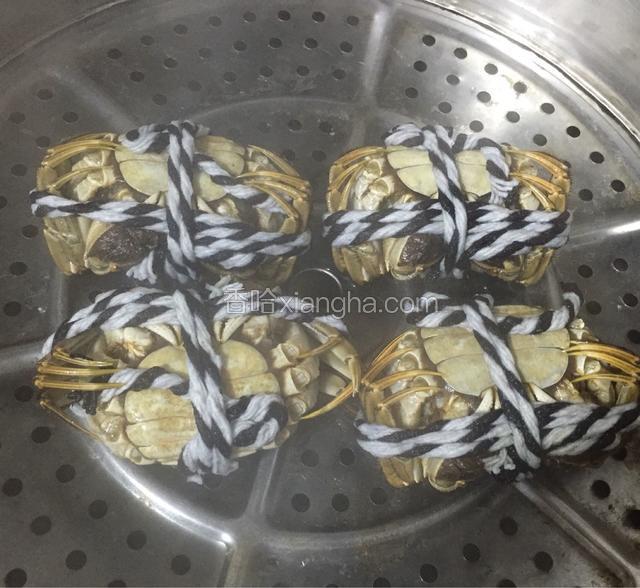 大火烧开后把大闸蟹肚子朝上放