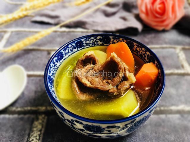 青红萝卜炖牛腱