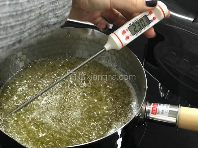 等到温度到了240度F（120度C）就关火