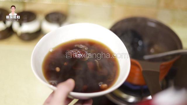 煮好的水盛出