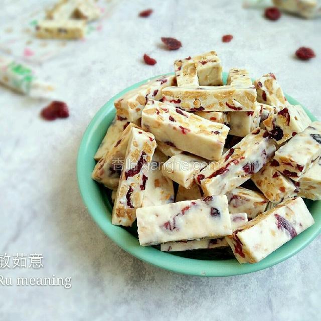 敏茹意作品
蔓越莓花生牛轧糖