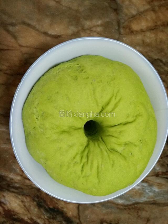 发酵两倍大好了，从中间用手指弄个洞不回缩就差不多了