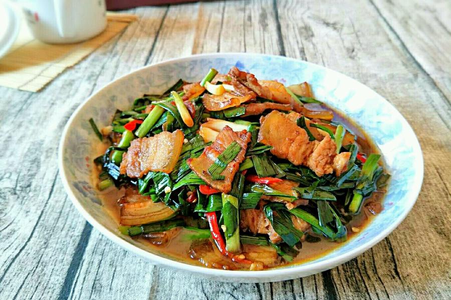 青蒜炒三层肉