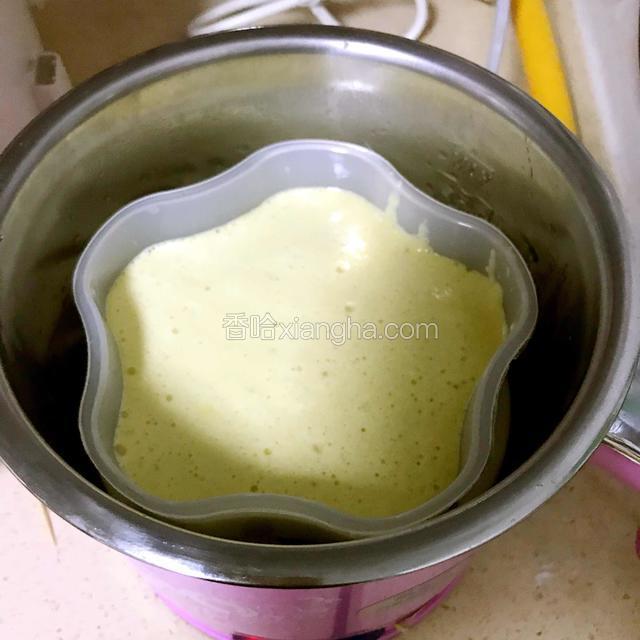 凉水上锅蒸，水开计时20分钟