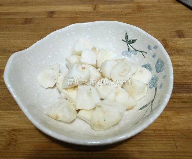 马蹄去皮一切四瓣