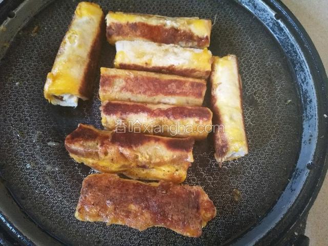 然后电饼档烙至两面金黄就可以了