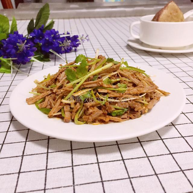 凉拌牛肉丝