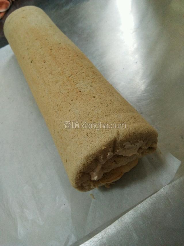 随后就可以整个卷起来了；