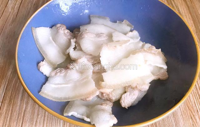 捞出沥干水分