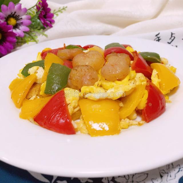 甜椒虾仁炒蛋成品图