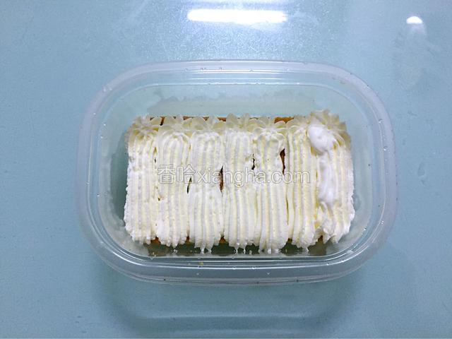 再挤入奶油