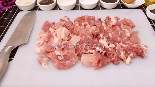 猪肉切小块