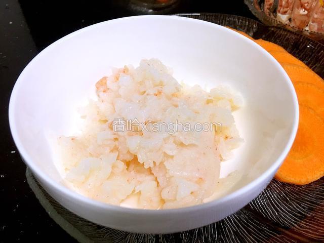 南极磷虾自然解冻。
