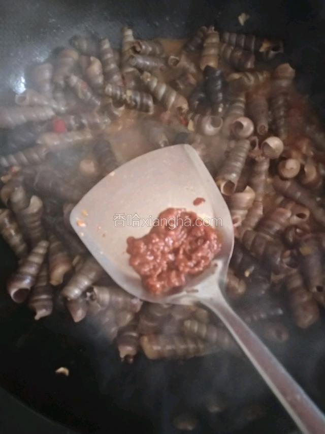 快要出国的时候放入两勺豆瓣酱