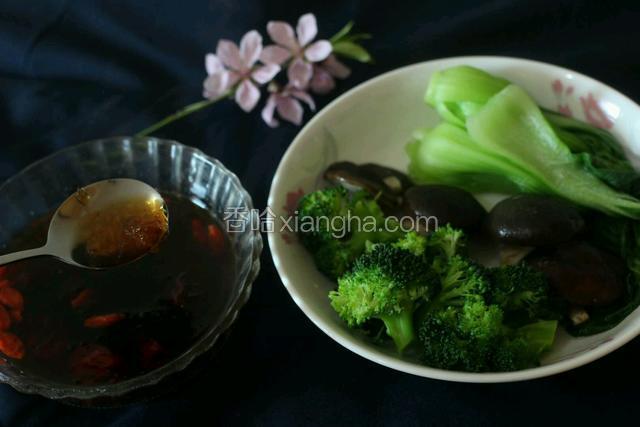 在顺便煮点青菜早饭就好了
