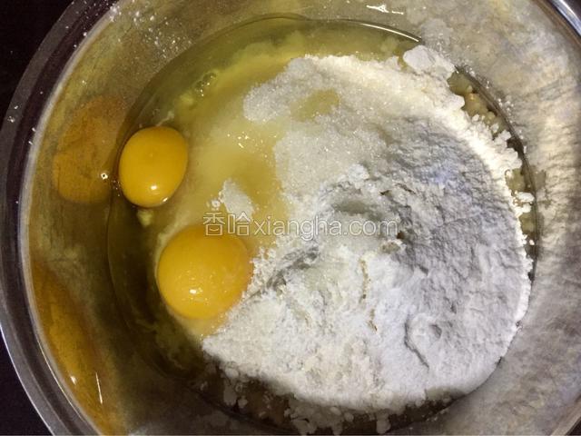 将除熟黑芝麻之外的所有材料放入盆中