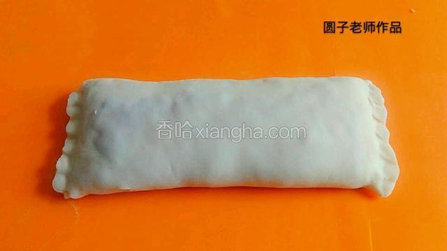 1.折桑完之后，如果感觉厚，可以继续再擀一擀（两面去擀）不擀也行，下锅时用手去按一按也可。
2.如果面皮已经很薄了，就不需再擀了。