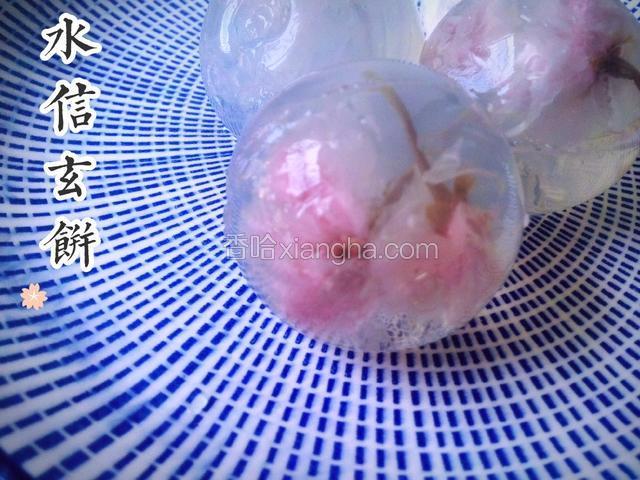 撒上奶茶粉，口感更加丰富