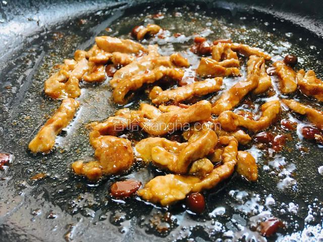 煸炒出香味