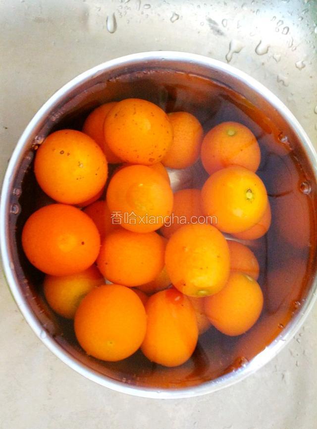 加入清水洗净备用