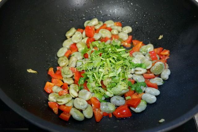 关火，撒上香菜
