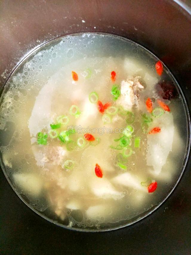 撒上葱花即可