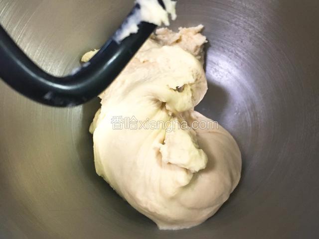 再次检查面团是否能出膜。
