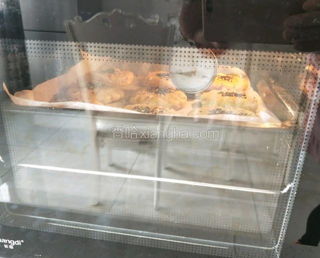 考箱上下管180度预热5分钟，将考盘放入考箱中层，考十分钟后转入150度考25分钟左右。