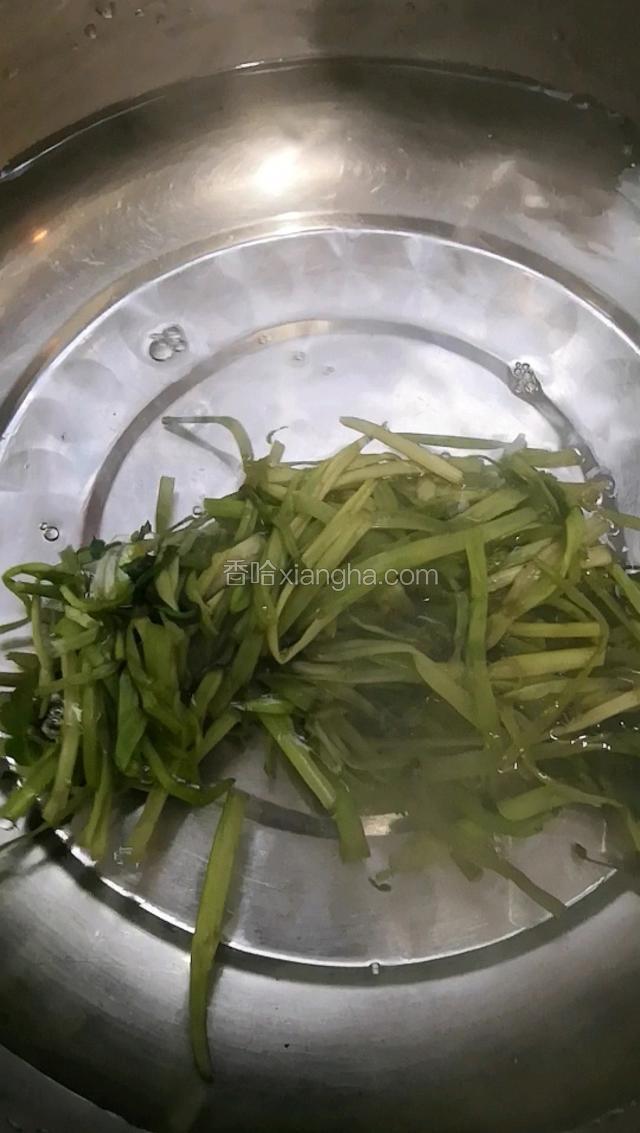 放冷水中，过凉