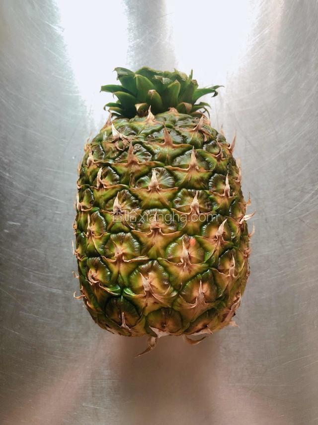 准备好东南亚凤梨一个。