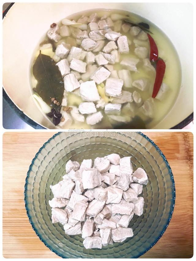 煮好的肉块捞出。