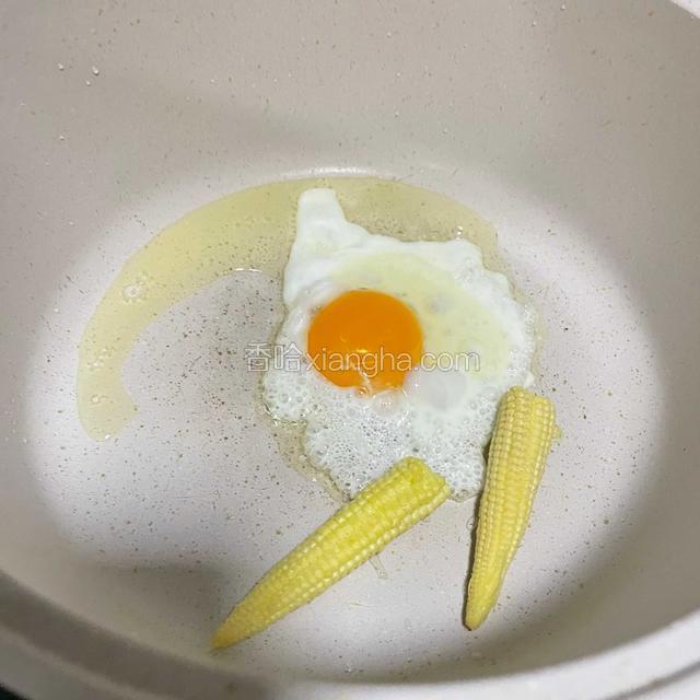 再加入玉米笋煎一下
