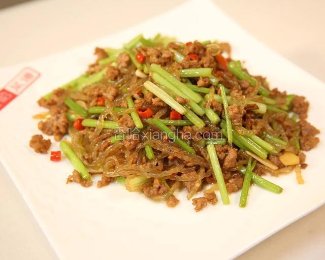 肉沫香芹炒粉条