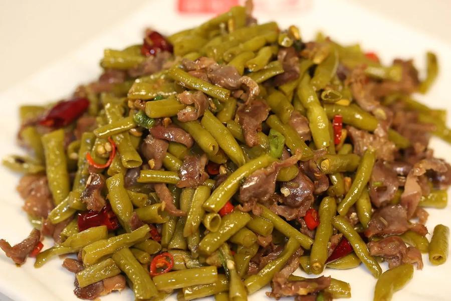 酸豆角炒鸡胗