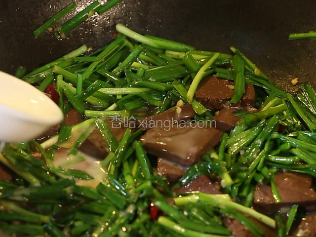 韭菜炒鸭血
