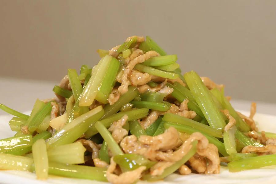 芹菜炒肉丝