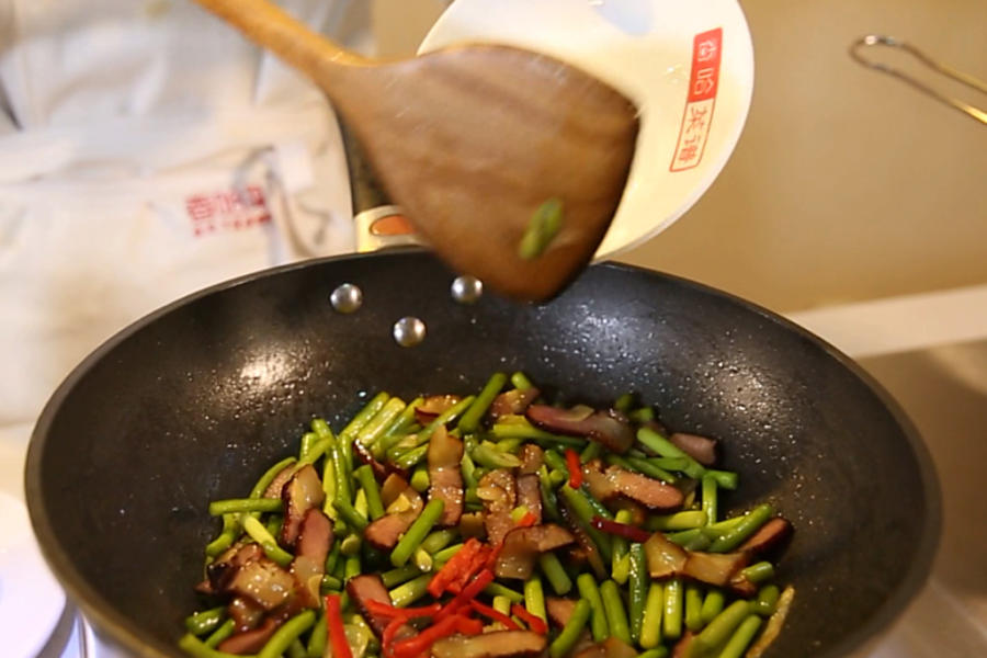 蒜苔炒腊肉