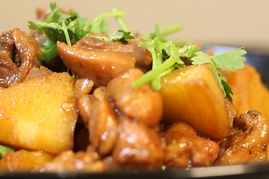 土豆烧鸡块