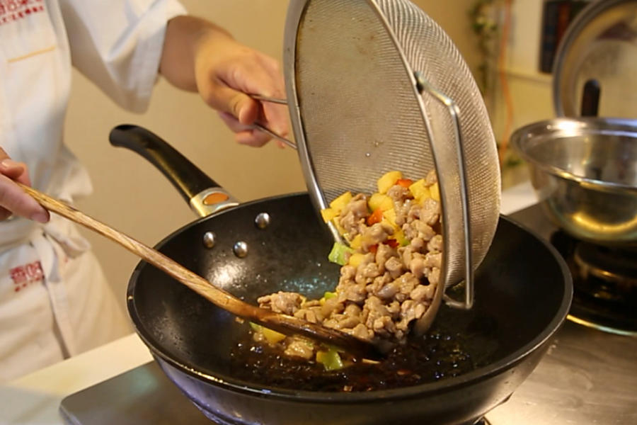 黑椒炒鸭丁