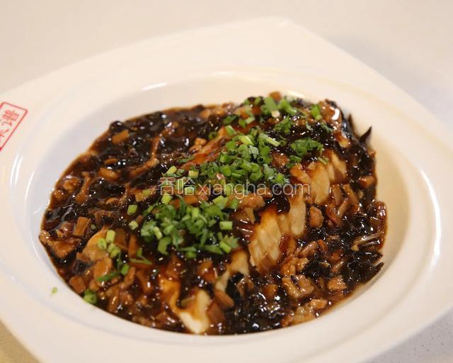 黄花木耳肉丁扒豆腐