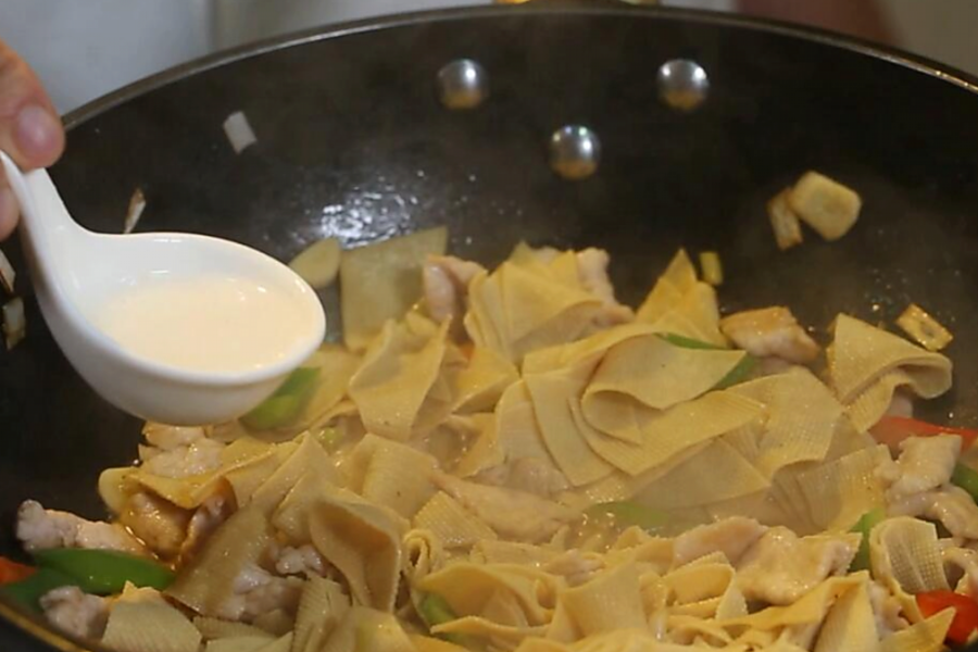 豆皮炒肉