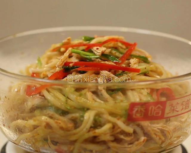 麻辣鸡丝凉面
