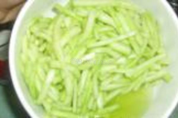 凉拌瓜皮的做法图解4