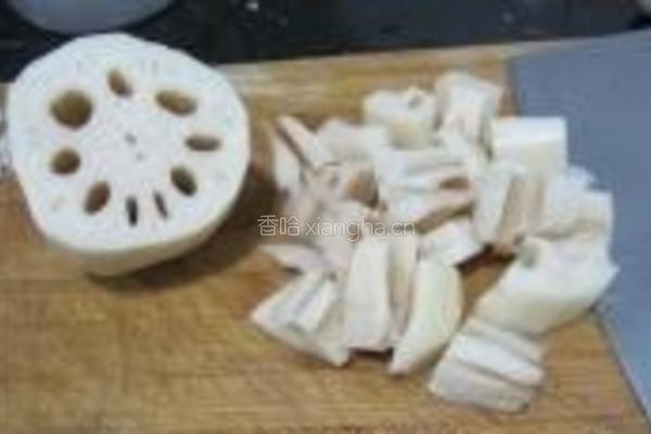五花肉焖莲藕的做法图解4