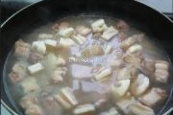 五花肉焖莲藕的做法图解8