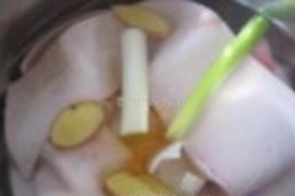 水晶猪皮冻的做法图解2
